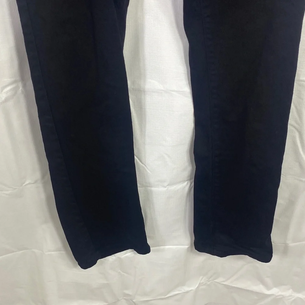 Women’s Straight Jeans With Big Pockets - Picture 2 of 8